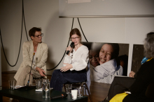 Ausstellungseröffnung "Schutzmantel gegen Rassismus"