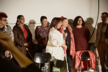 Ausstellungseröffnung "Schutzmantel gegen Rassismus"