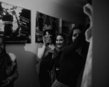 (ZU)FLUCHT RÄUME der junge Migrantinnen*