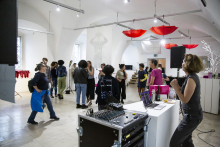 

<!-- THEME DEBUG -->
<!-- THEME HOOK: 'field' -->
<!-- FILE NAME SUGGESTIONS:
   ▪️ field--node--title--gallery.html.twig
   ✅ field--node--title.html.twig
   ▪️ field--node--gallery.html.twig
   ▪️ field--title.html.twig
   ▪️ field--string.html.twig
   ▪️ field.html.twig
-->
<!-- 💡 BEGIN CUSTOM TEMPLATE OUTPUT from 'themes/custom/tw/templates/field/field--node--title.html.twig' -->
<span class=