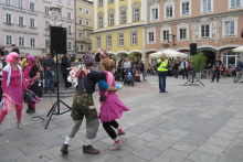 Tanz bei Demo 1.Mai 2010