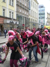 Radical Cheerleaders Demo zum 1.Mai 2010
