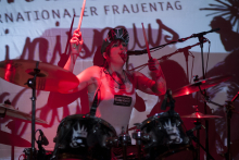 

<!-- THEME DEBUG -->
<!-- THEME HOOK: 'field' -->
<!-- FILE NAME SUGGESTIONS:
   ▪️ field--node--title--gallery.html.twig
   ✅ field--node--title.html.twig
   ▪️ field--node--gallery.html.twig
   ▪️ field--title.html.twig
   ▪️ field--string.html.twig
   ▪️ field.html.twig
-->
<!-- 💡 BEGIN CUSTOM TEMPLATE OUTPUT from 'themes/custom/tw/templates/field/field--node--title.html.twig' -->
<span class=