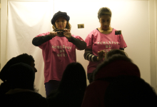 Schaufensteraktion mit Noemi und Marissa