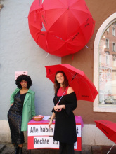 Infostand und farbenprächtige Präsenz
