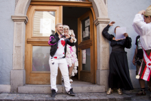 

<!-- THEME DEBUG -->
<!-- THEME HOOK: 'field' -->
<!-- FILE NAME SUGGESTIONS:
   ▪️ field--node--title--gallery.html.twig
   ✅ field--node--title.html.twig
   ▪️ field--node--gallery.html.twig
   ▪️ field--title.html.twig
   ▪️ field--string.html.twig
   ▪️ field.html.twig
-->
<!-- 💡 BEGIN CUSTOM TEMPLATE OUTPUT from 'themes/custom/tw/templates/field/field--node--title.html.twig' -->
<span class=